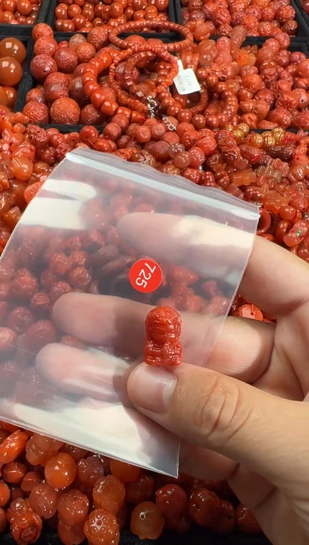 南红玛瑙未镶嵌颈饰1