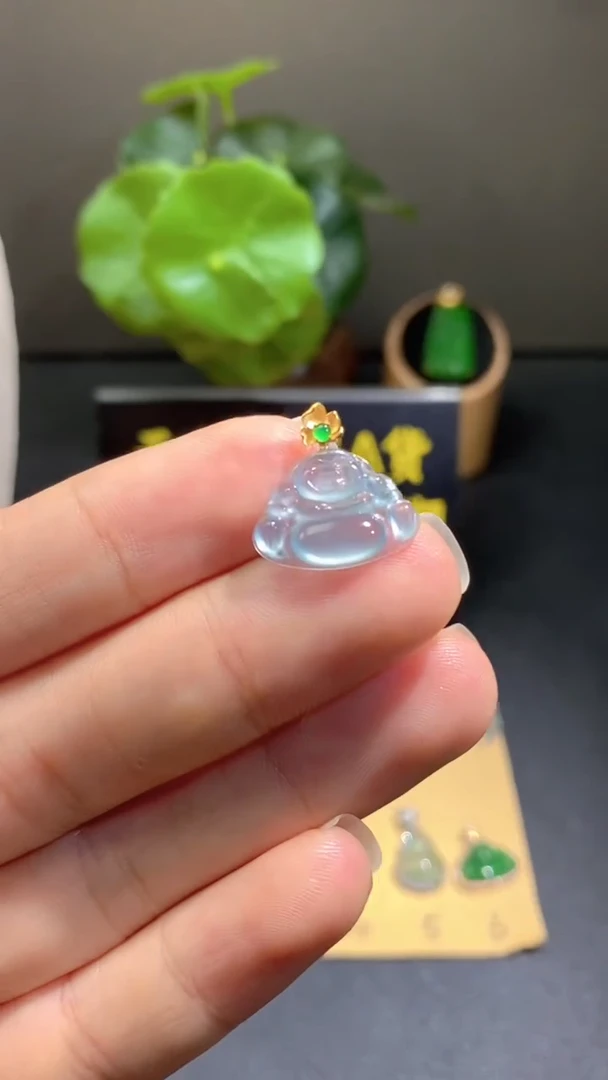 颈饰18K金镶嵌翡翠翡翠A货