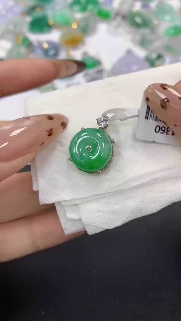 颈饰银S925镶嵌翡翠a货假一赔三支持复检百元上9元证书费自理