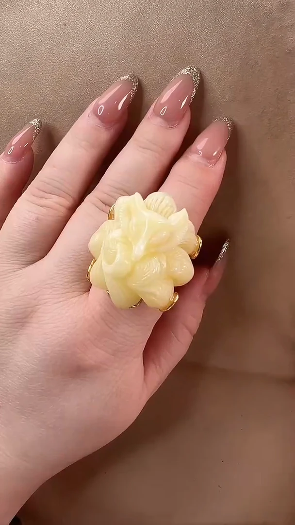 未镶嵌琥珀戒指戒指