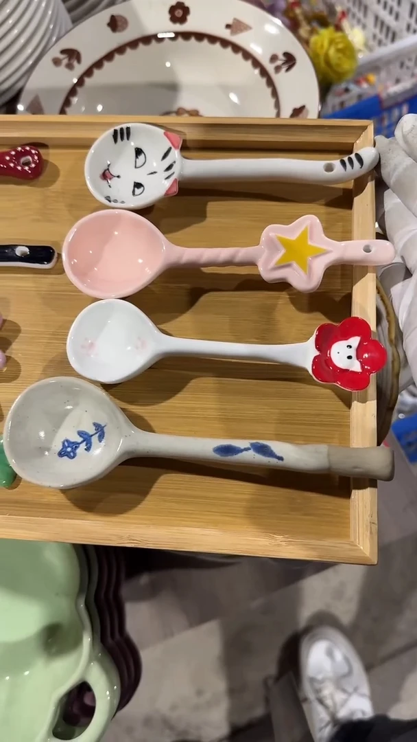 陶瓷4个勺子 微瑕凑满20元包邮