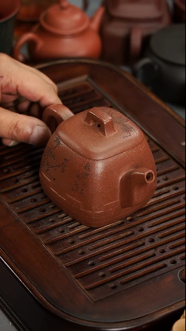 茶壶紫砂宜兴紫砂降坡泥小长城方玉壶200毫升