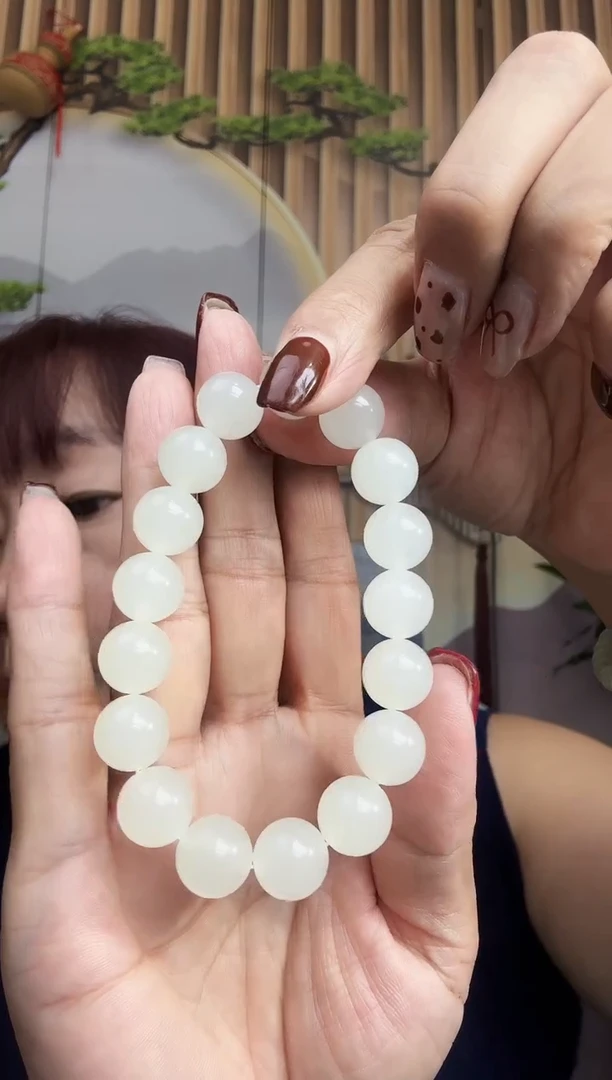 未镶嵌手链和田玉蜂蜜水手串