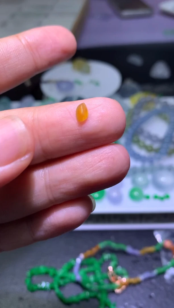 未镶嵌定制翡翠毛货