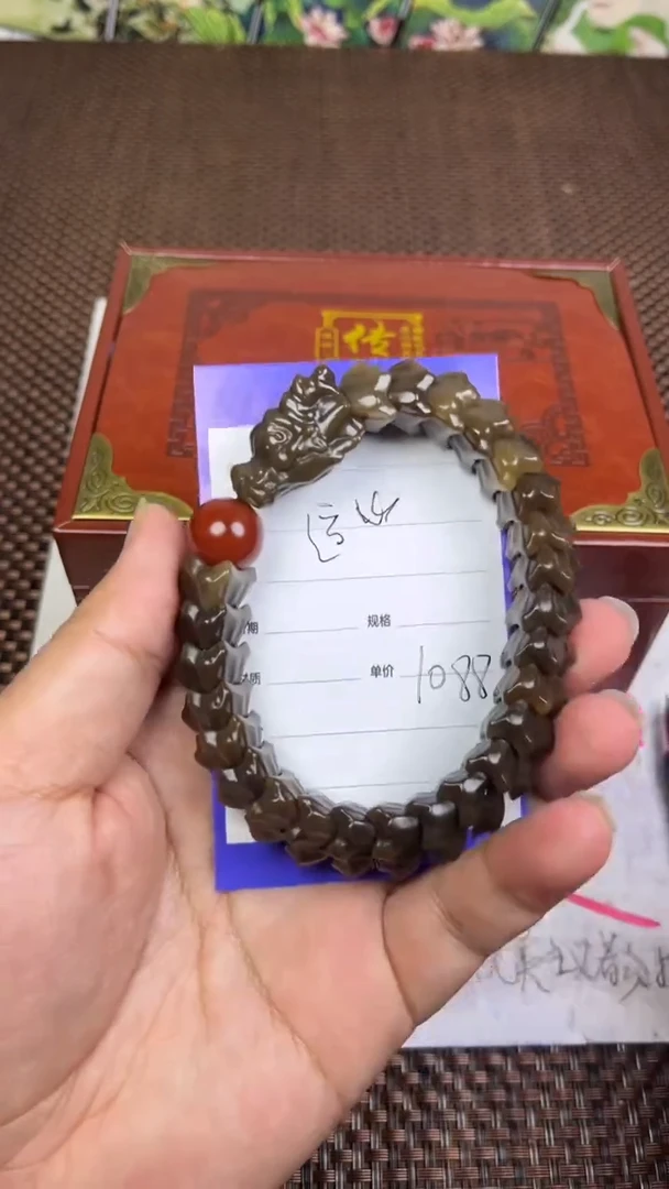 颈饰未镶嵌和田玉远*行1