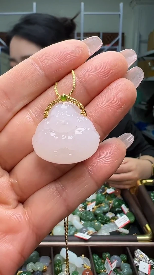 颈饰18K金镶嵌和田玉（多样性发货.发其一)12.17.31