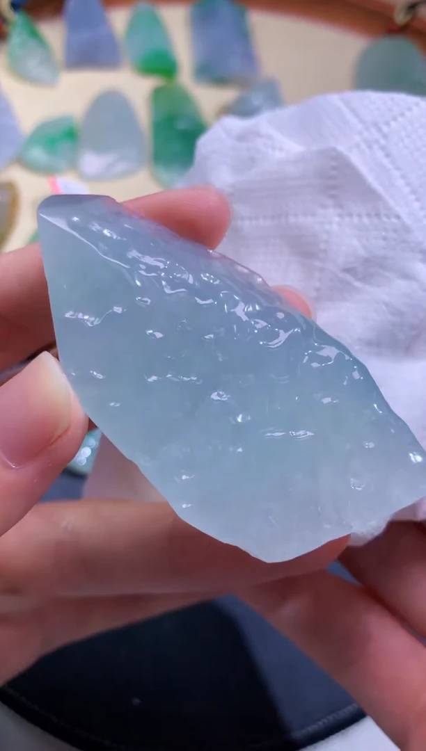 颈饰未镶嵌翡翠