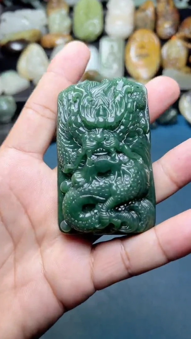 未镶嵌和田玉把件-