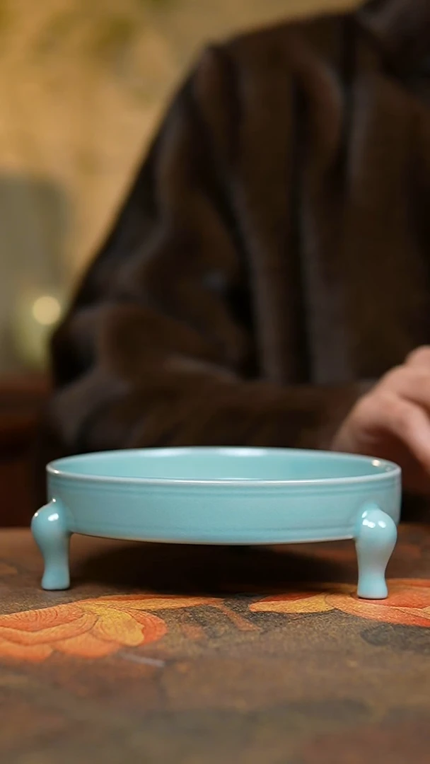 盘仿古天青三足笔洗瑕