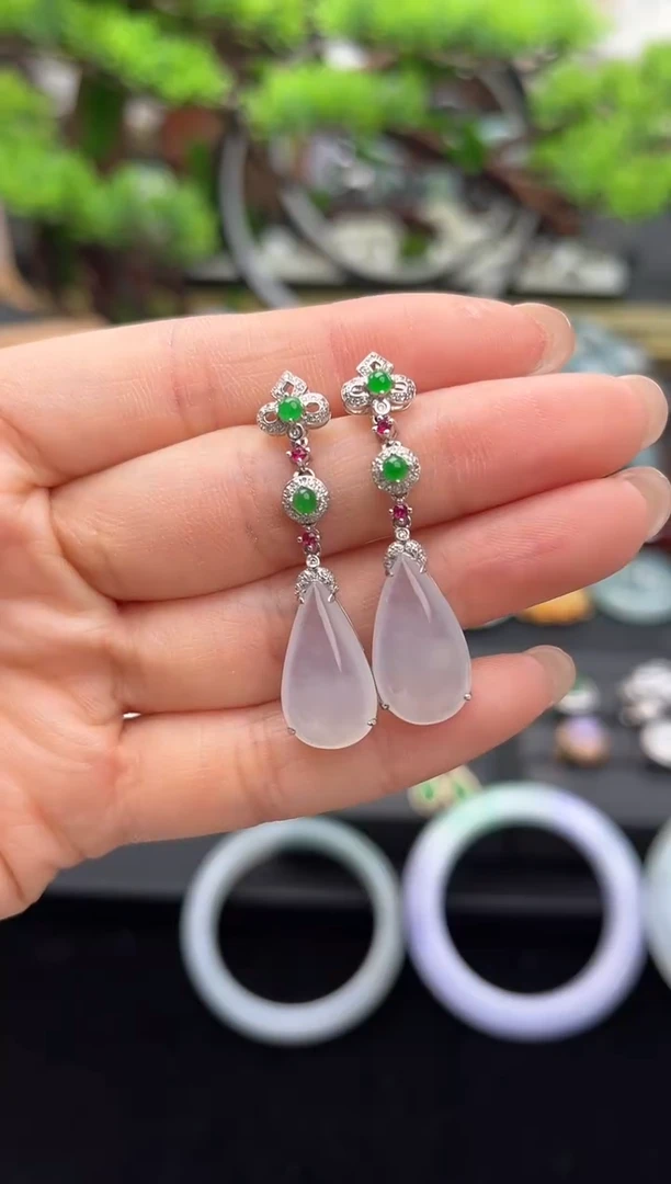 18K金镶嵌翡翠耳饰耳饰