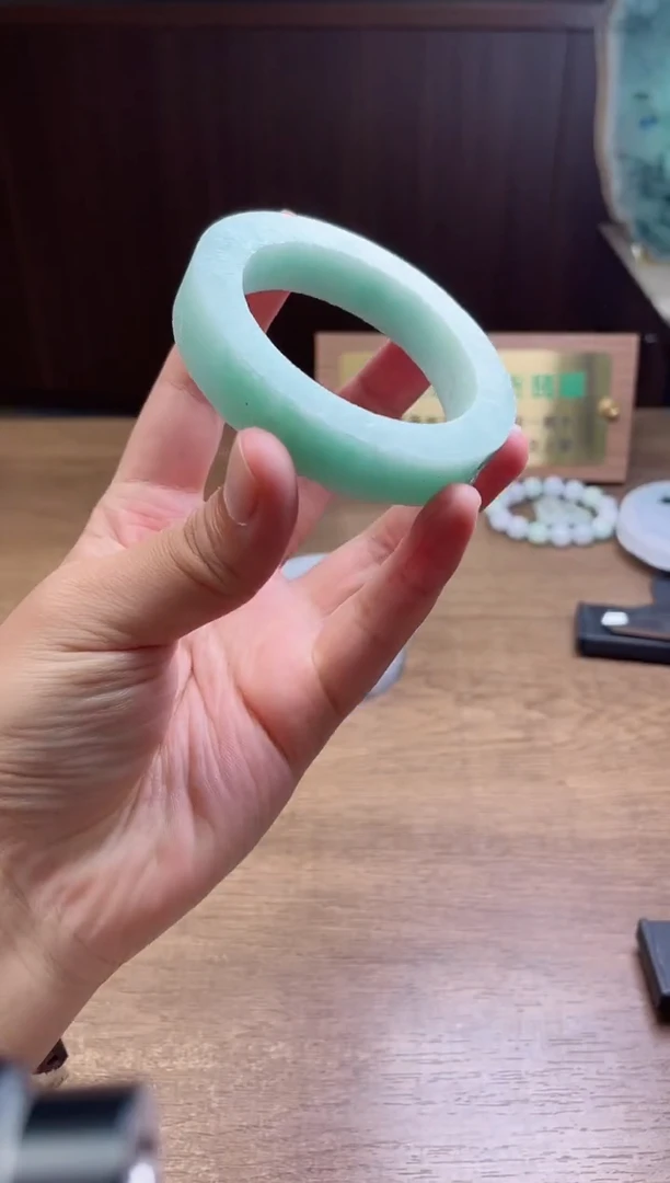未镶嵌手镯定制翡翠?****?定制