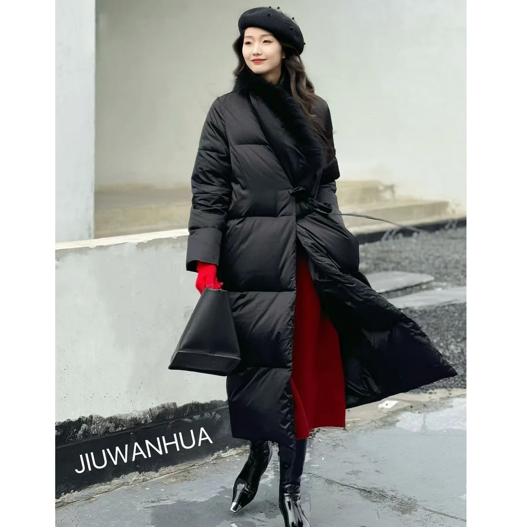 九畹花毛领系带鹅绒服