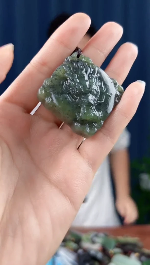 未镶嵌和田玉挂件拍一发一，多样性发货