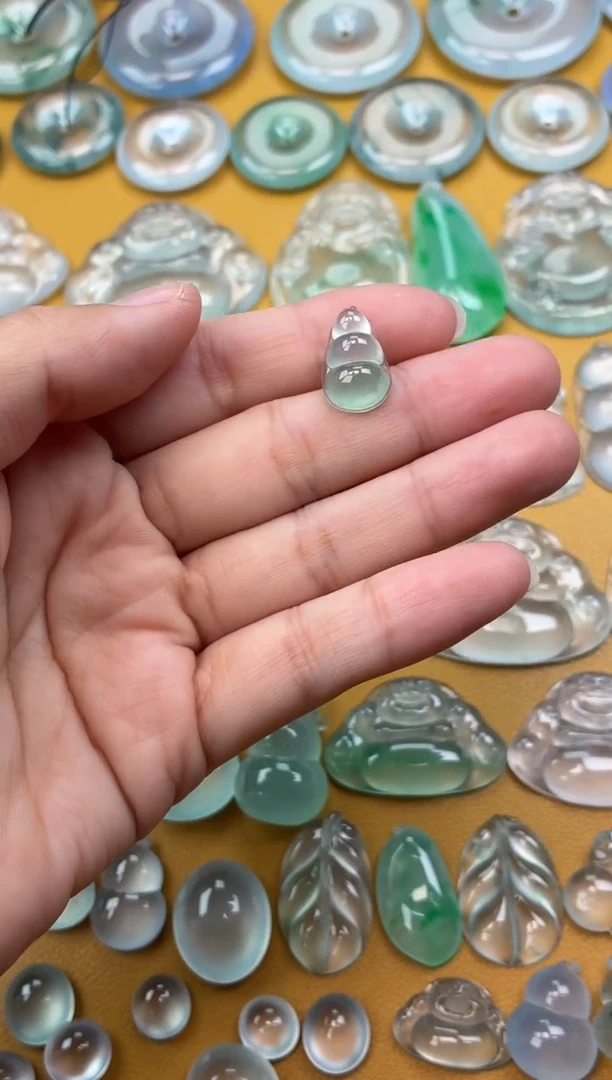 吊坠(不含链)未镶嵌翡翠1 豆子 17 10.3 5.5