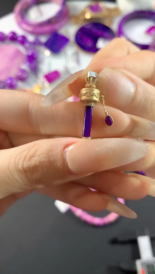 18K金镶嵌苏纪石（舒俱来）.吊坠