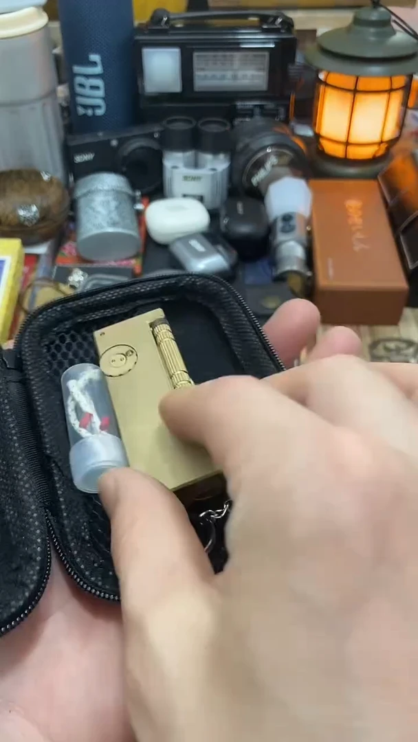 瓷片闪购商品  如图所示