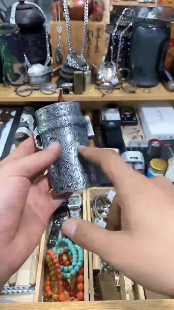 瓷片闪购商品  如图所示