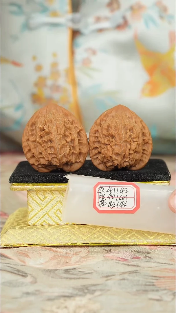 【闪购商品】文玩核桃把件望月