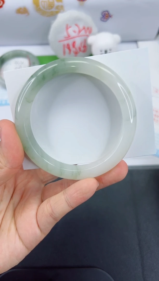 【闪购商品】石英质玉手镯未镶嵌335-61