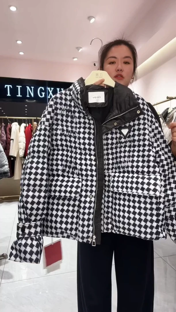 专**莓黑色棋盘格 定向 专业草莓