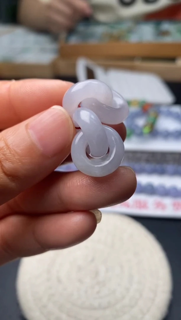 定制翡翠未镶嵌翡翠毛货多样性发其一