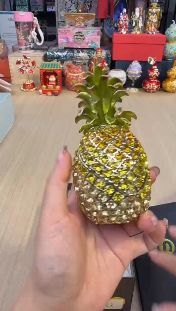 43金色大号菠萝