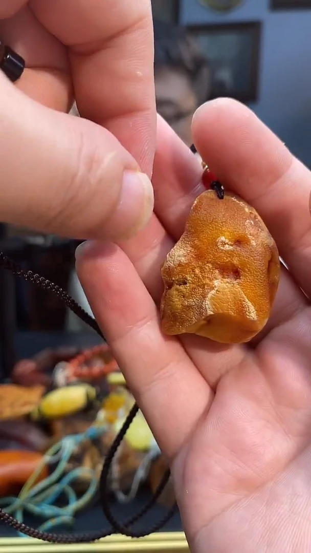 琥珀颈饰未镶嵌吊坠