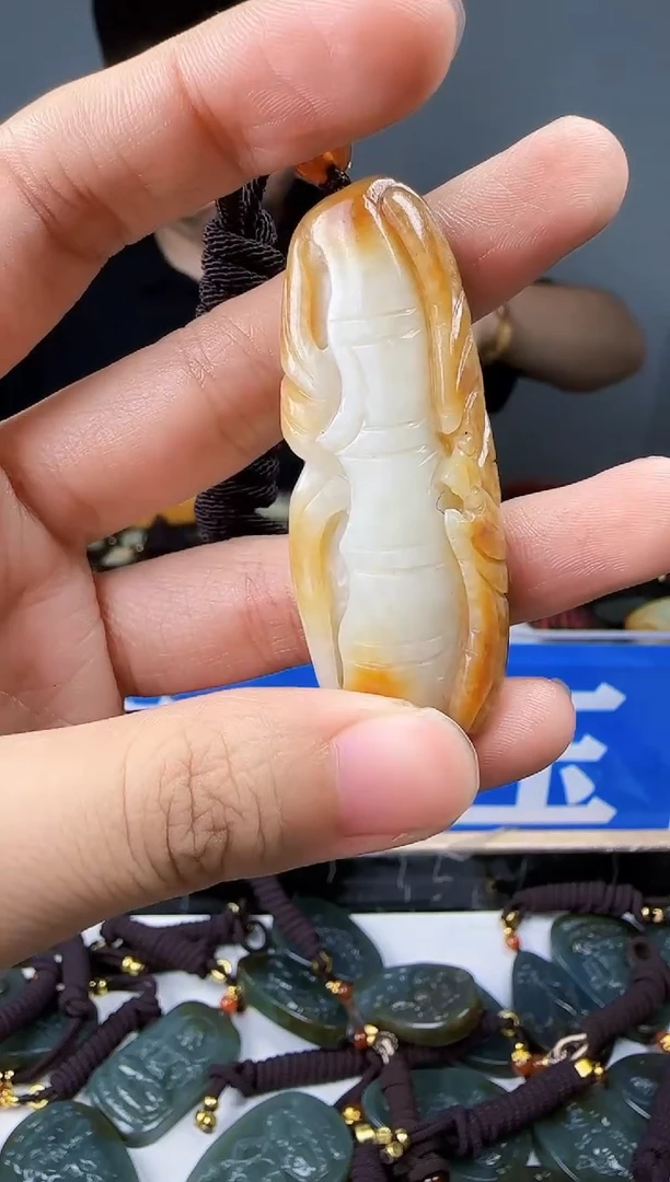 和田玉未镶嵌颈饰1