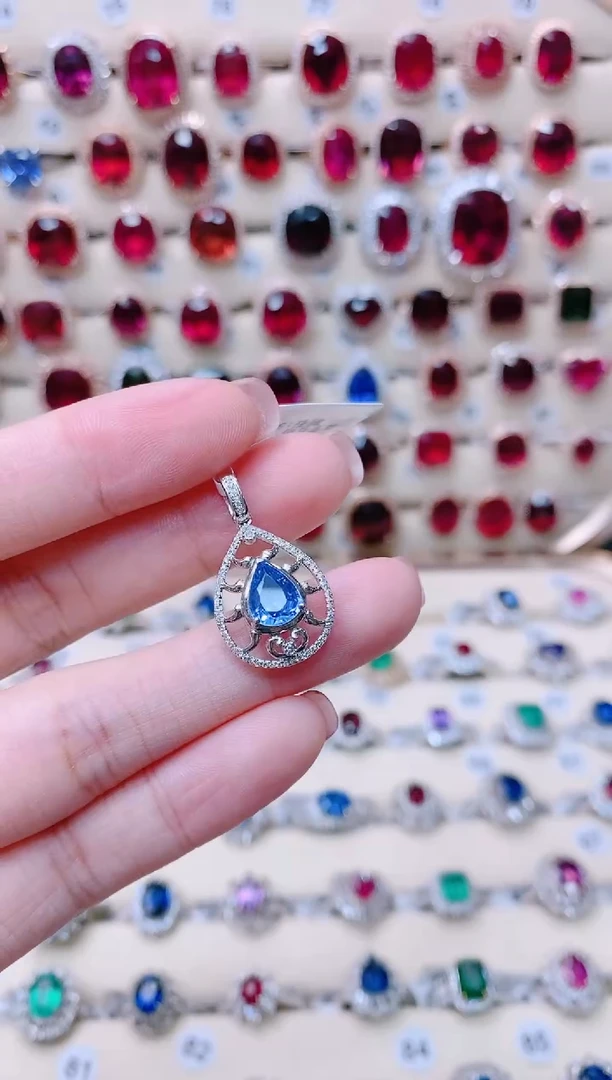 蓝宝石18K金吊坠18K金镶嵌1