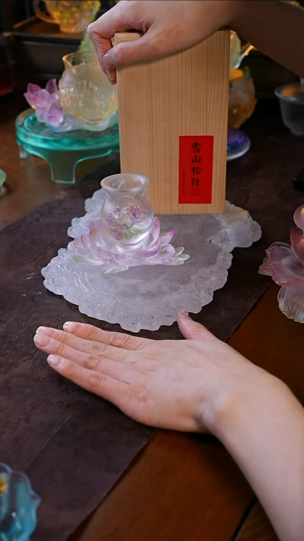 牡丹1杯1托+雪山松针1盒