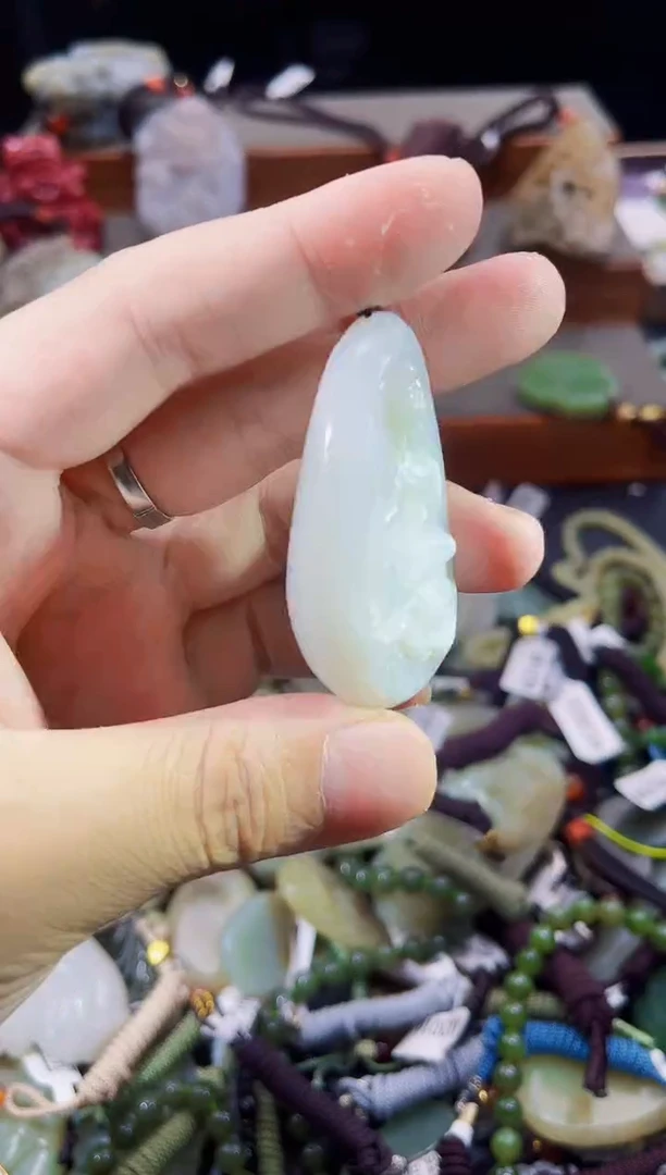 和田玉未镶嵌颈饰拍一发一