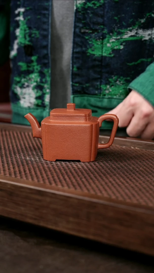 茶壶紫砂红降坡秋海棠