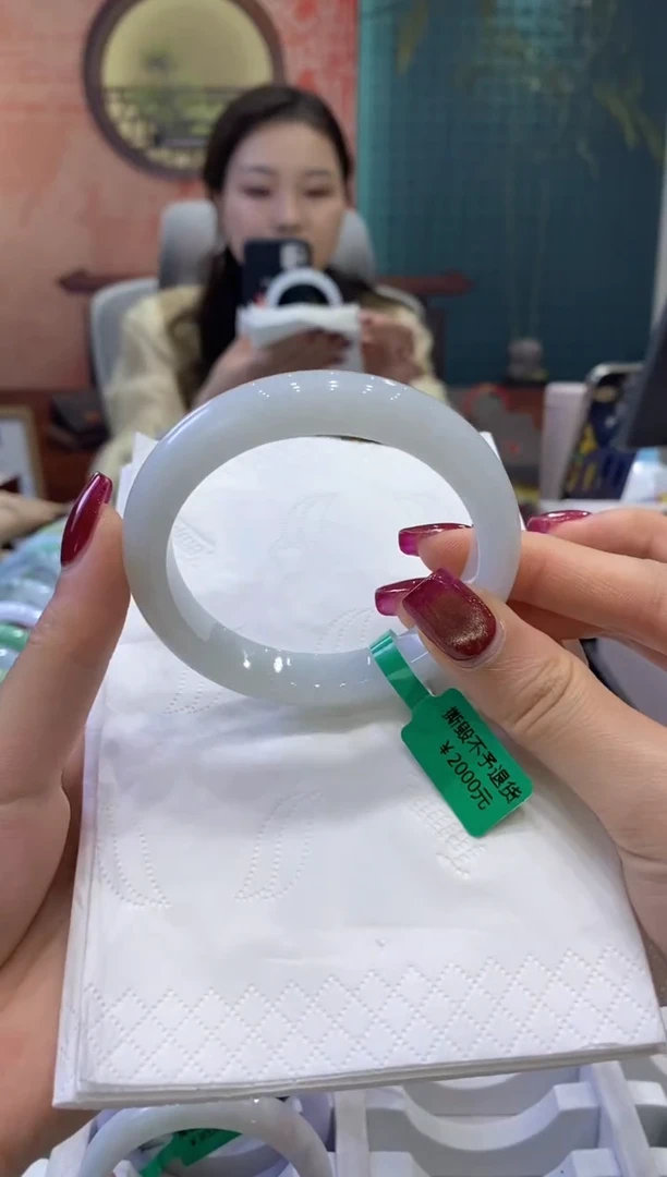 【闪购商品】翡翠手镯未镶嵌多人00627