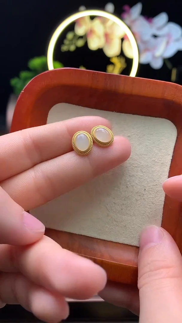 银S925镶嵌和田玉耳钉1