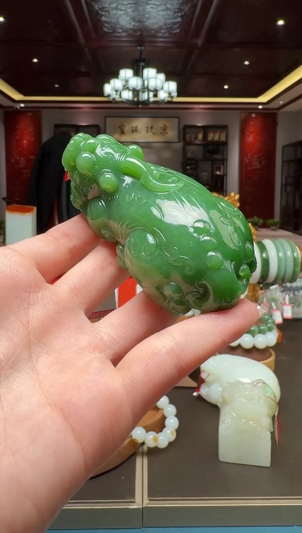 未镶嵌和田玉把件by