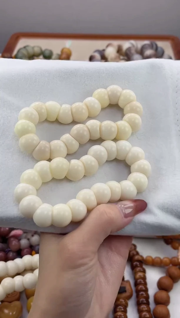 手串菩提根/象牙果玉化高瓷白椰奶冻蒜瓣大肠14mm手串