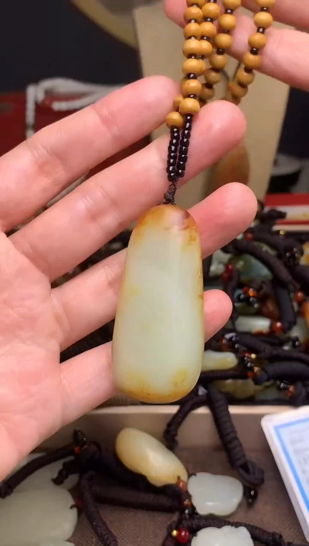 颈饰未镶嵌和田玉新疆料青海料清水和田玉吊坠