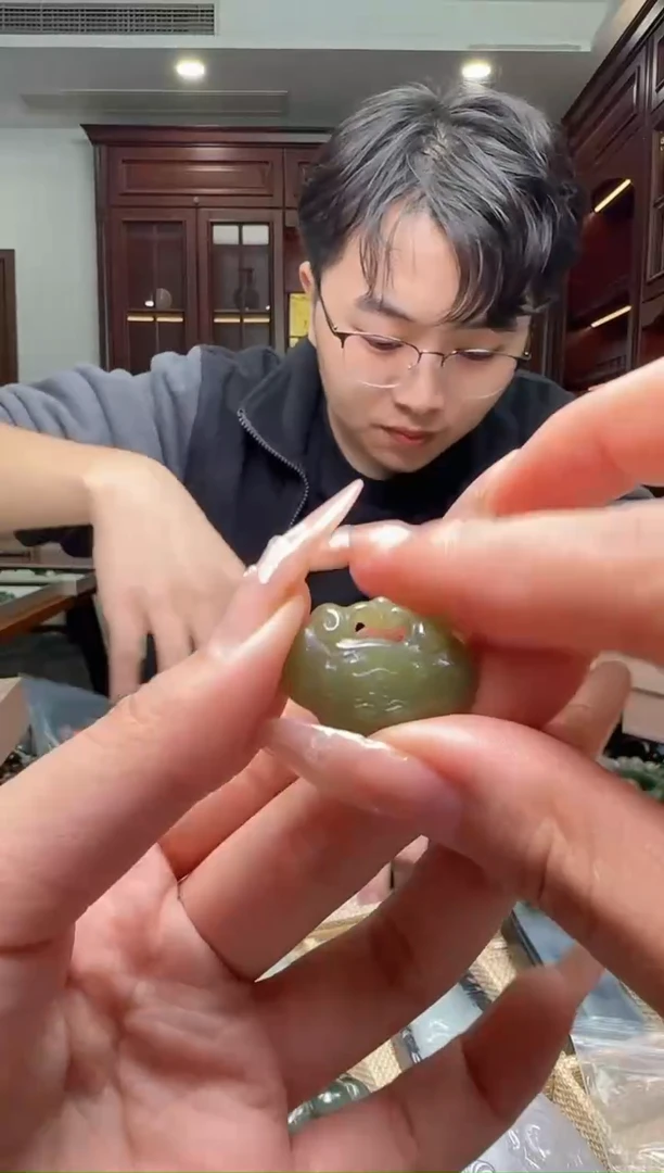 颈饰未镶嵌和田玉多样性发一