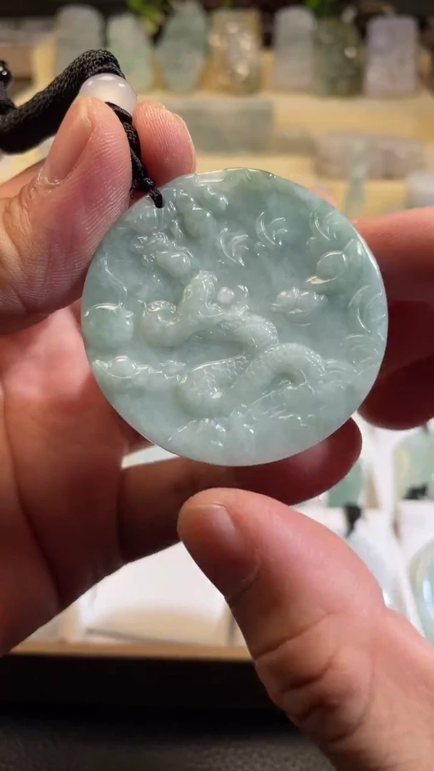 翡翠未镶嵌颈饰7/25/102