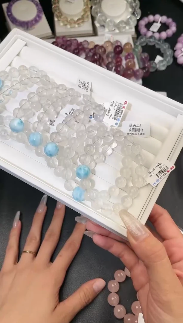 【闪购商品】水晶手链未镶嵌多样性发一奶白海纹