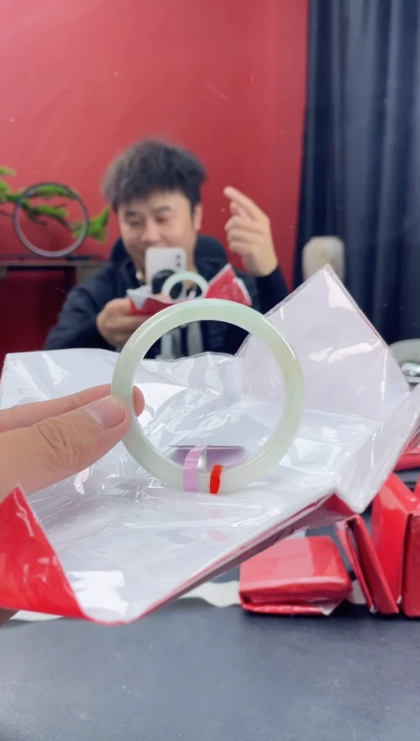未镶嵌手镯翡翠16