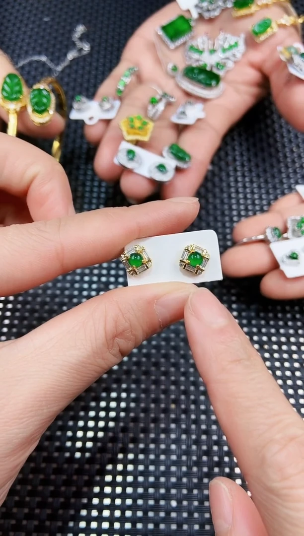 【闪购商品】翡翠耳饰未镶嵌111111111