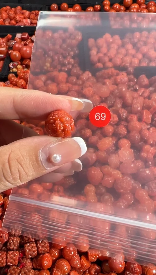 颈饰未镶嵌南红玛瑙1