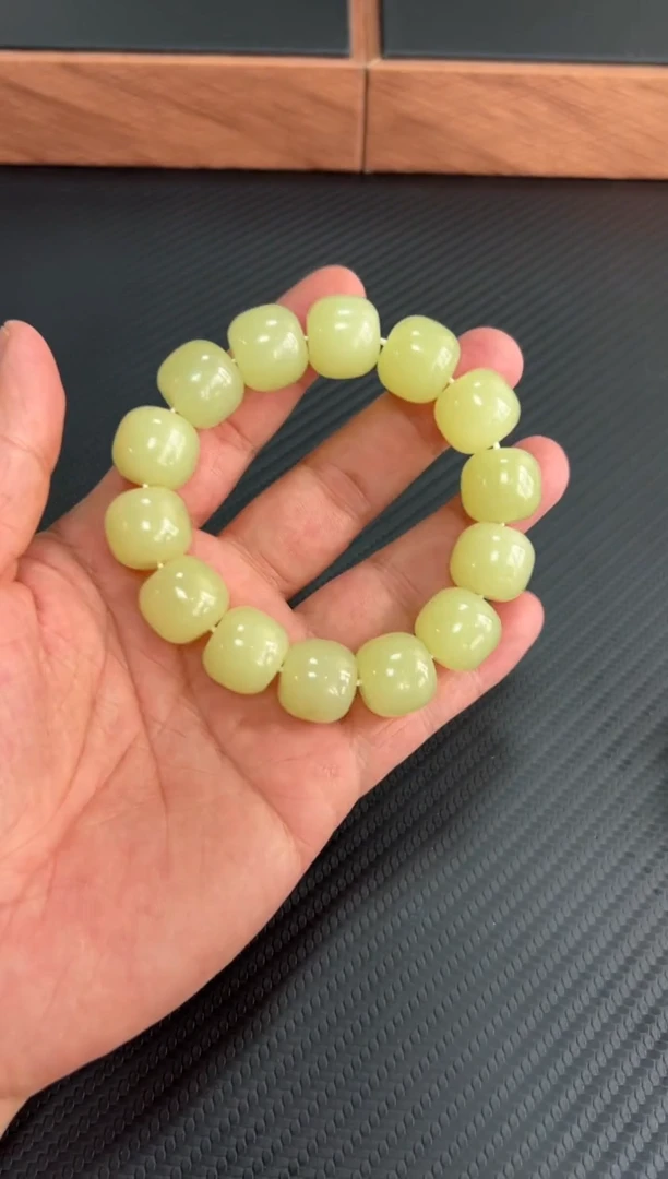 手串未镶嵌和田玉若羌微色差卡16老型珠