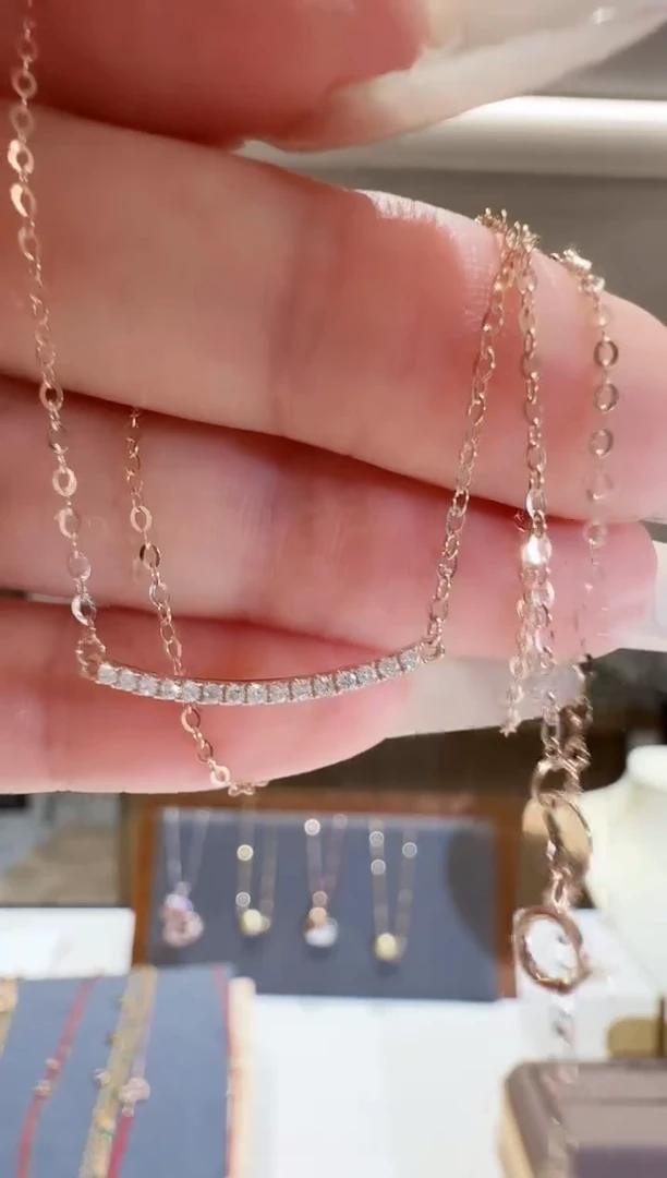 迷你笑脸项链18K金镶嵌钻石.....