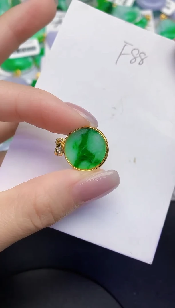 颈饰未镶嵌翡翠缅甸天然翡翠A货