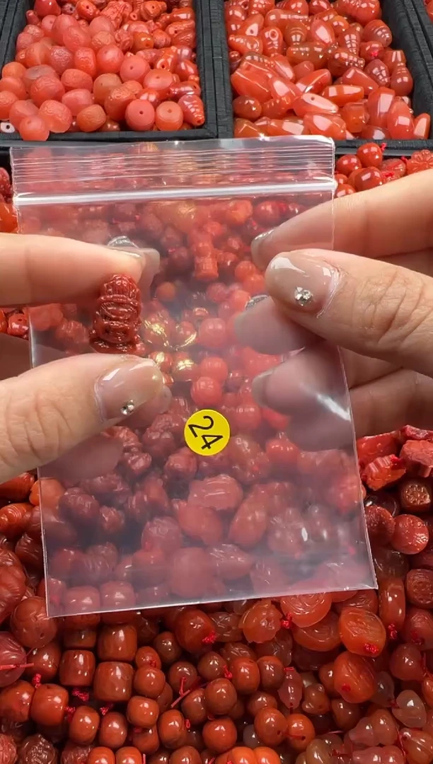 【闪购商品】南红玛瑙颈饰未镶嵌1