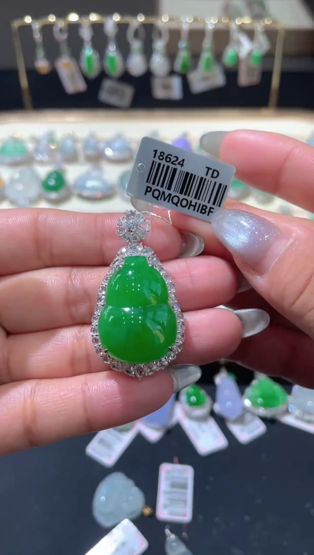 翡翠挂件18K金镶嵌ZHG000716