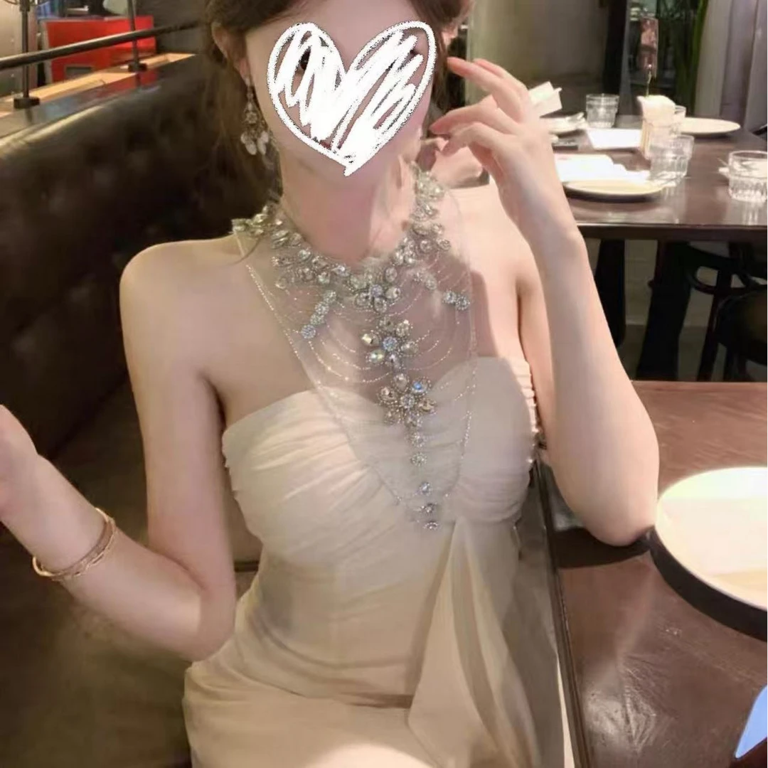 挂脖连衣裙女高级感法式名媛千金重工镶钻收腰裙气质生日裙子