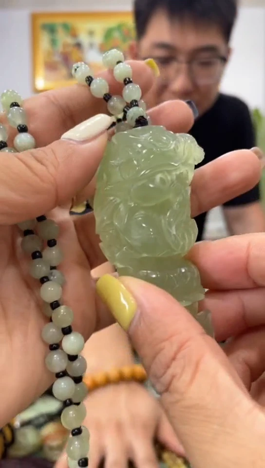 未镶嵌岫玉吊坠